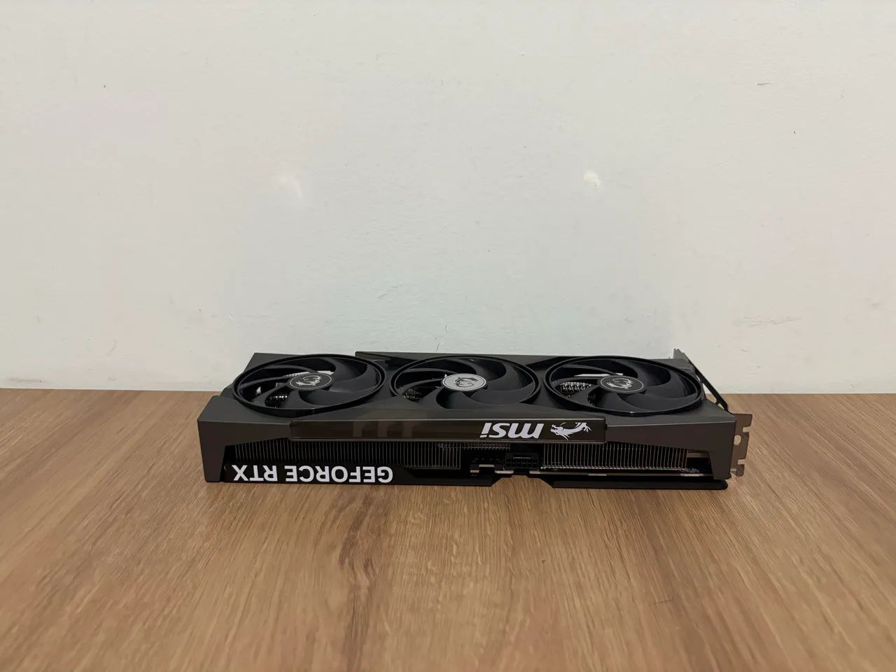 RTX 5060 Ti MSI Gaming Trio OC - Foto 4