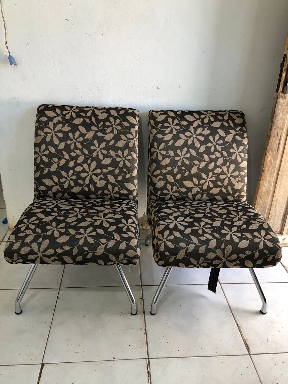 Selling two armchairs423932383776614403