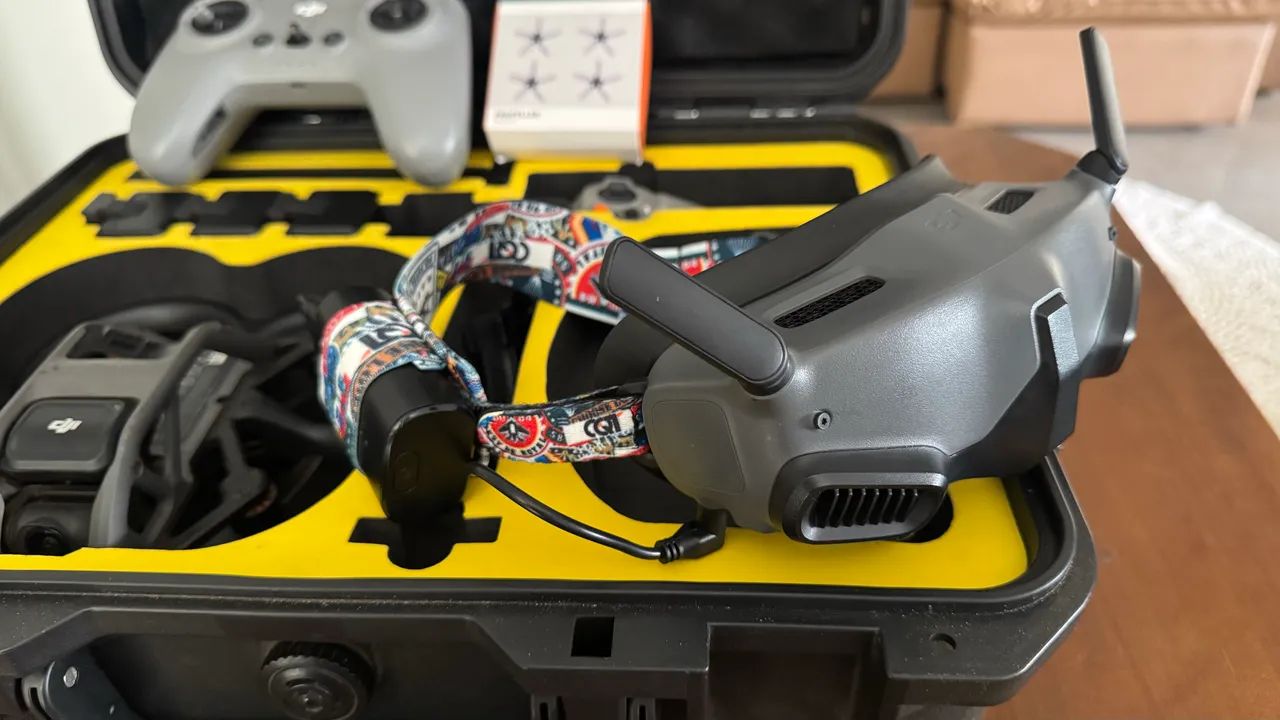 DJI Avata 1 kit Fly More + FPV Controller 2 - Foto 2