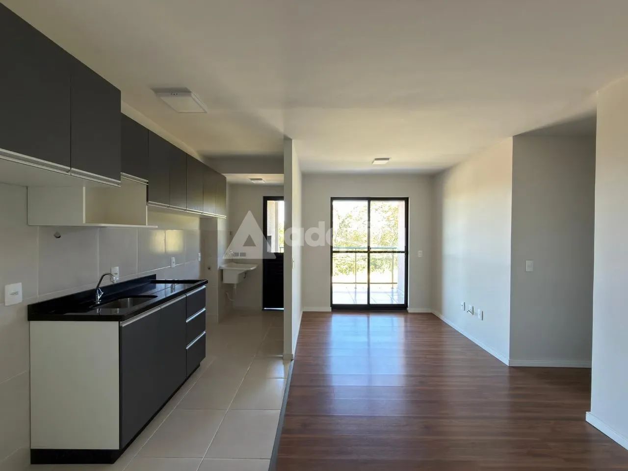 Apartamento com 3 Quartos e Ampla Sacada no Vista Uvaranas - Foto 2