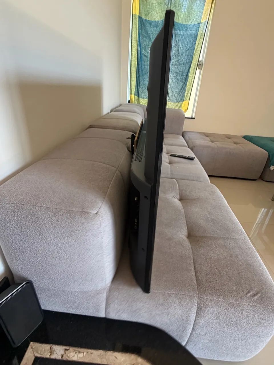 Vendo Televisão 50 polegadas com detalhe na tela - Foto 4