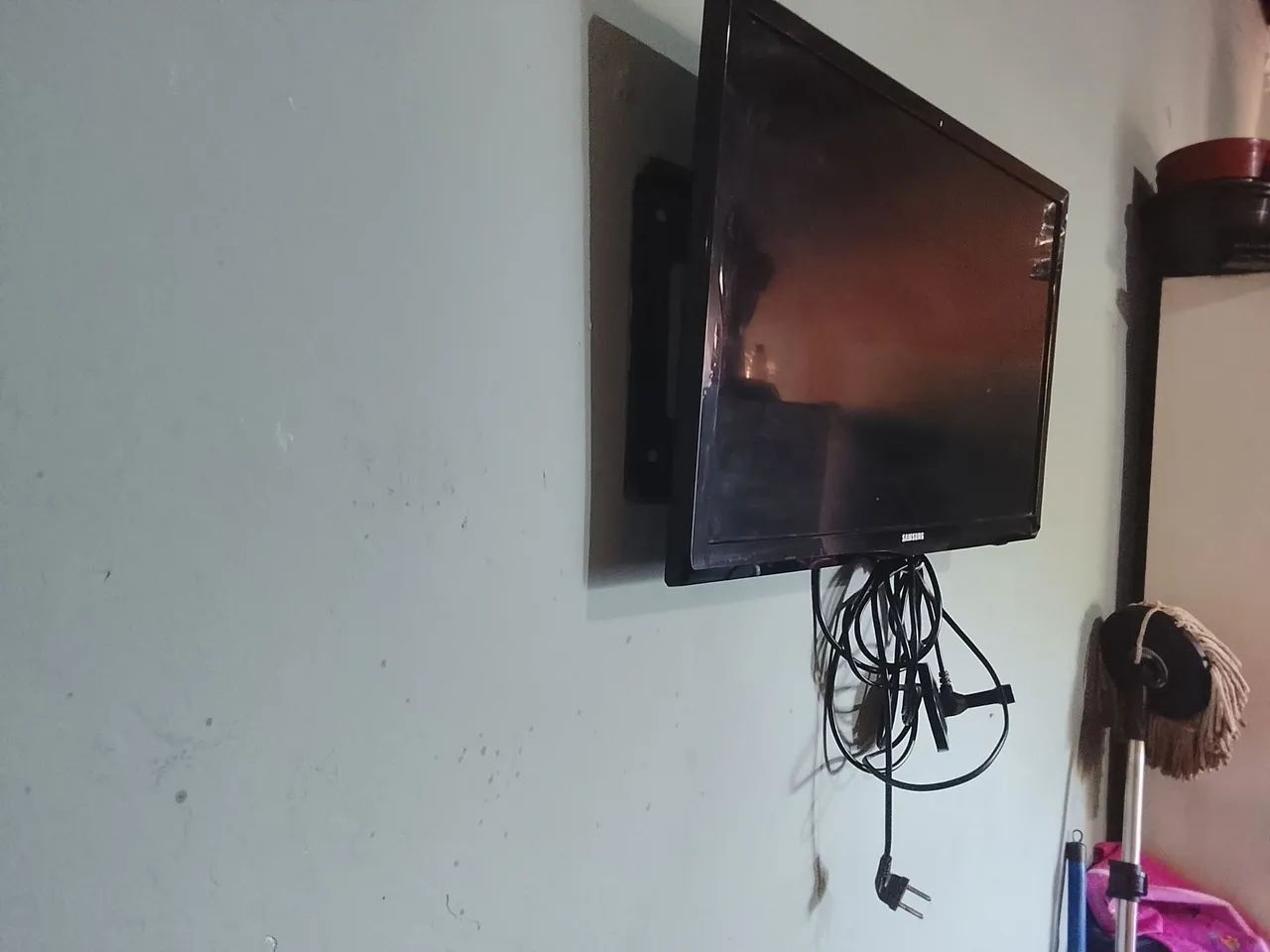 Tv Samsung 22 polegadas ótima pra sair hoje - Foto 2