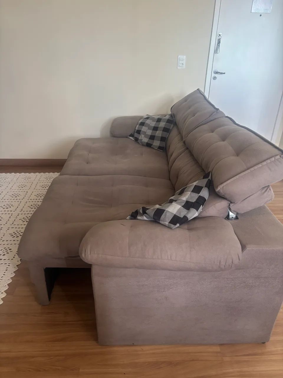 Sofá retrátil e reclinável 