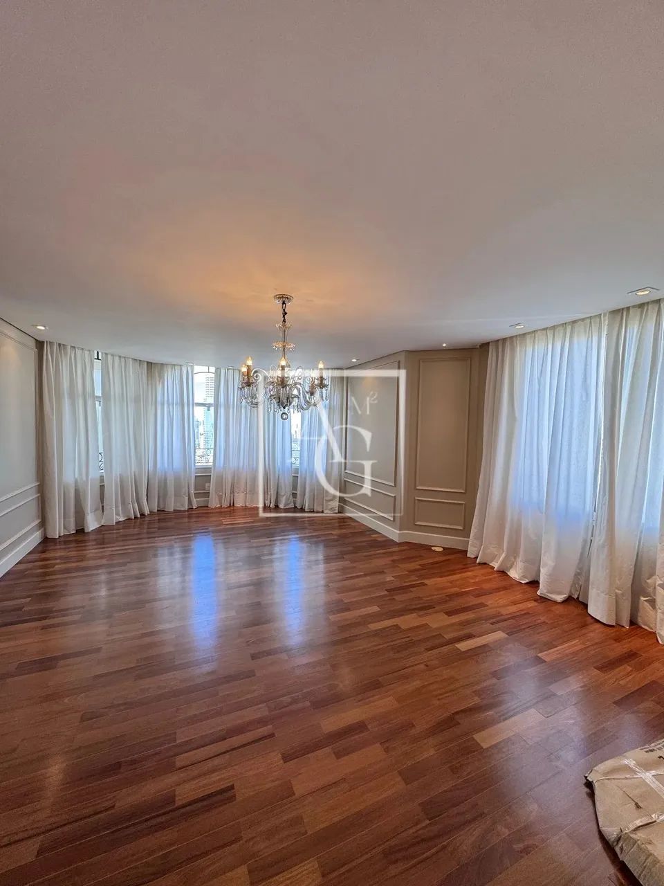 Apartamento de 425 m² e 4 suítes à venda no Panamby