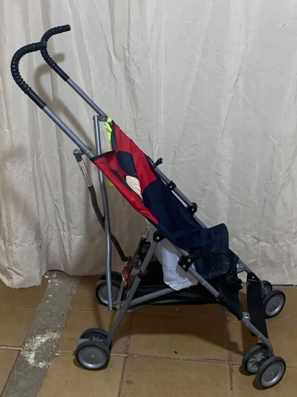 Carrinho guarda chuva