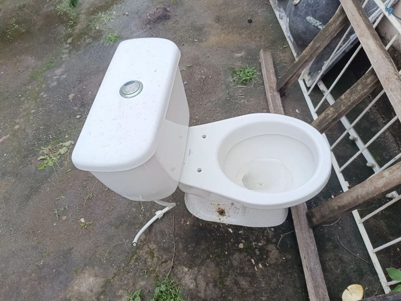 Grade, Tanque e Vaso Sanitário  - Foto 2