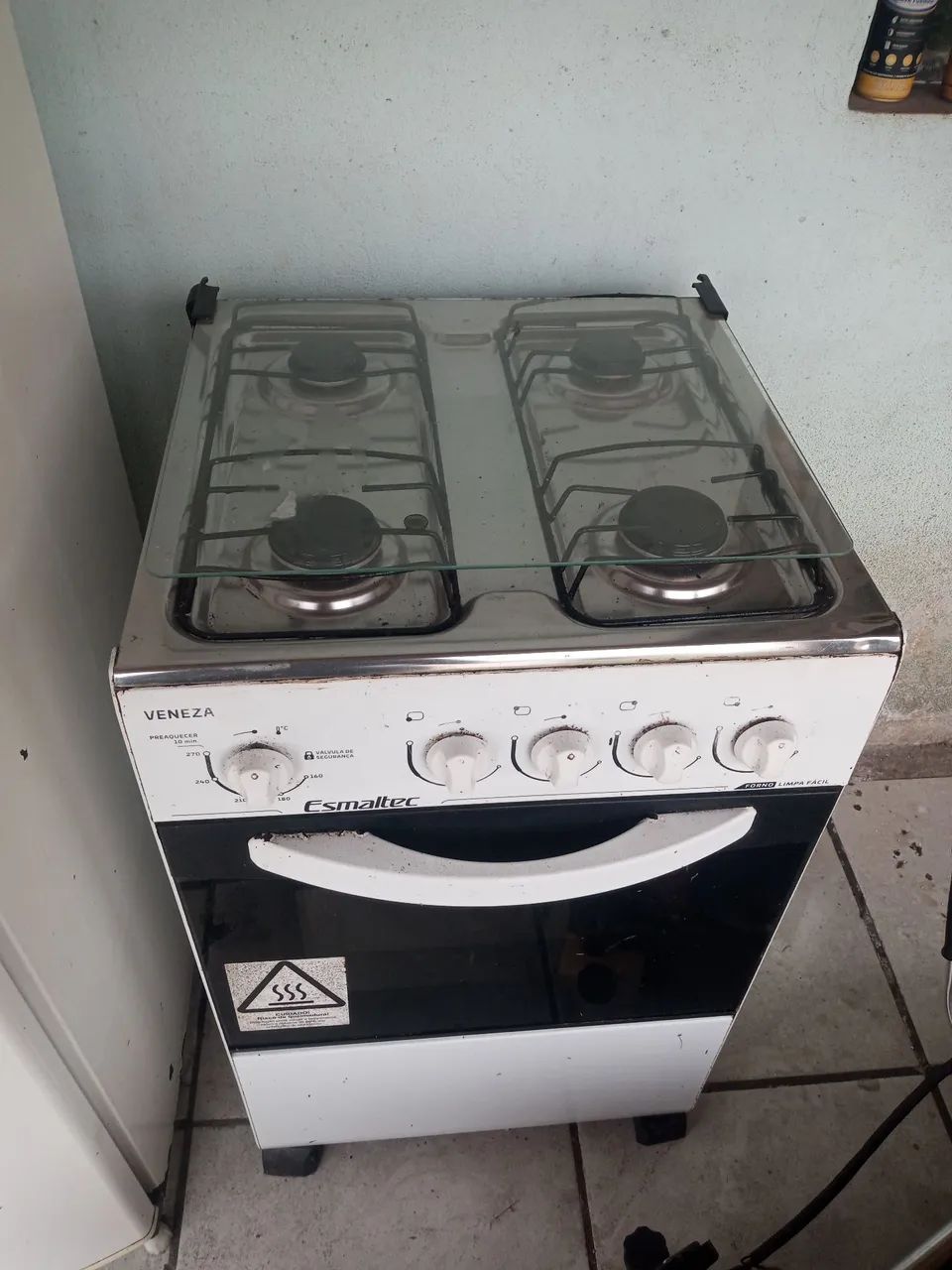 Fogão 4 bocas (não é elétrico)