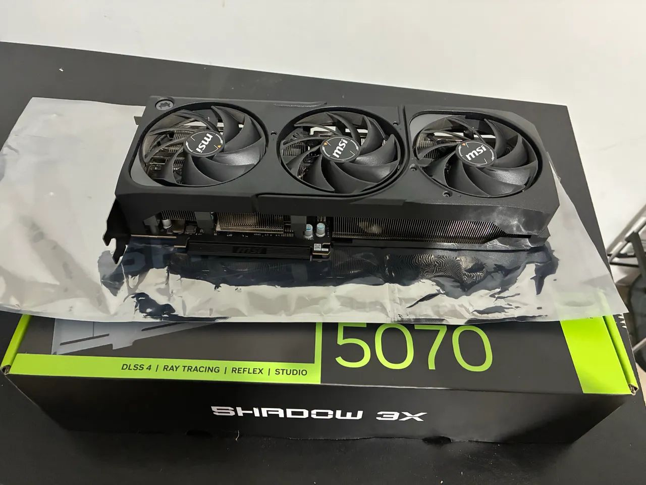 RTX 5070 MSI Shadow 3x - Foto 3
