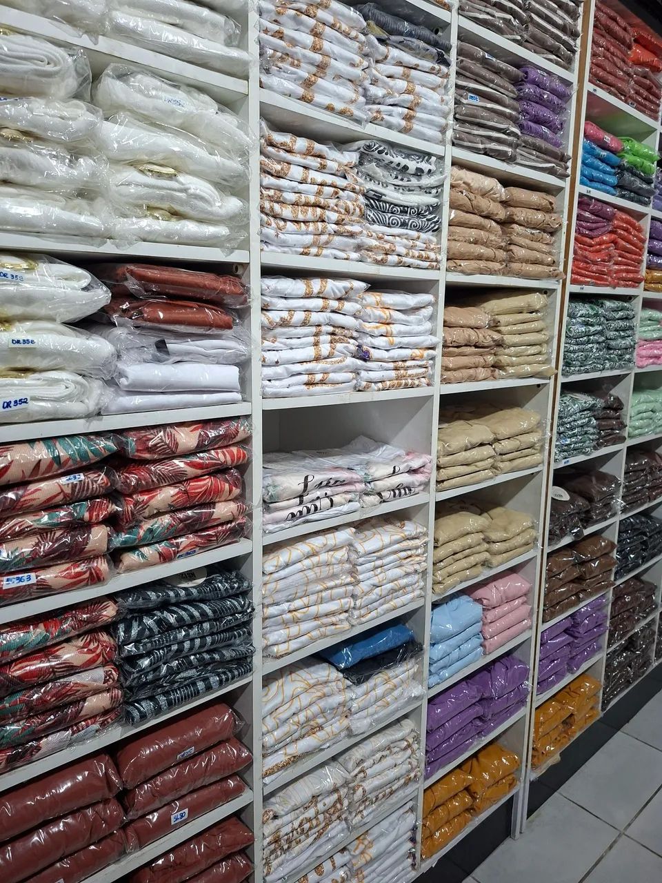 Roupas baratas * 