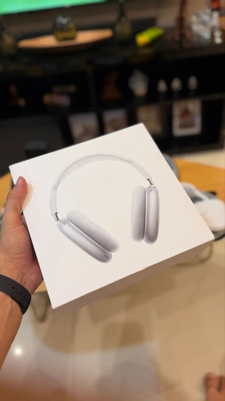 AirPods Max Prateado