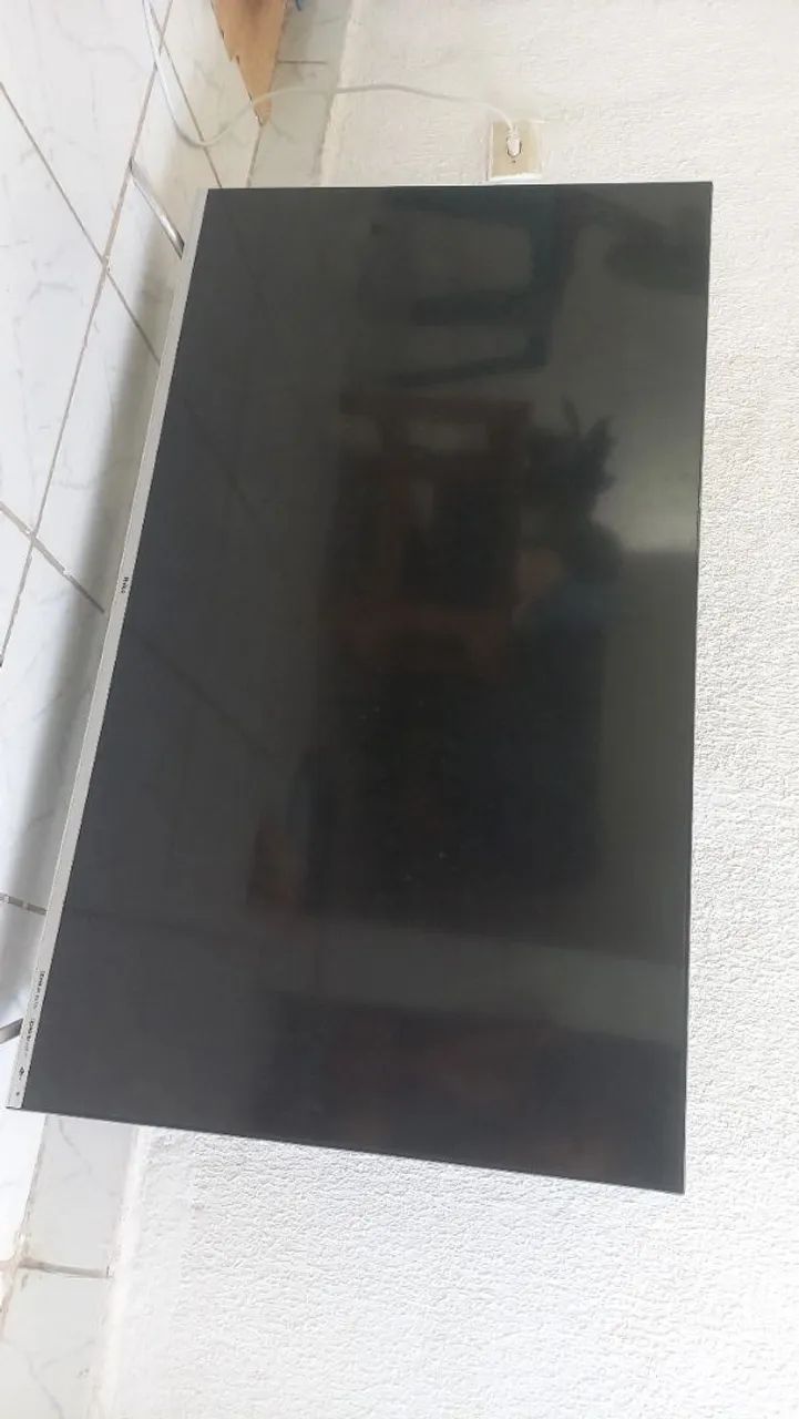 TV PHILCO 50 POLEGADAS PRA RETIRADA DE PEÇAS (APENAS COM O DISPLAY QUEIMADO) - Foto 2
