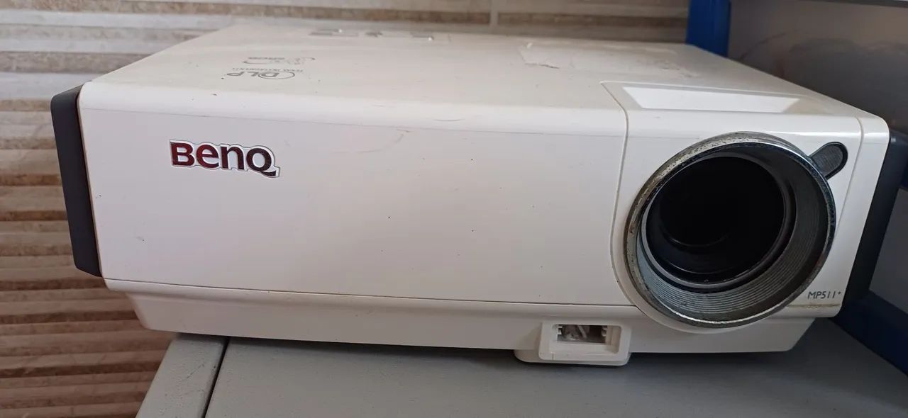 Projetor benq mp511