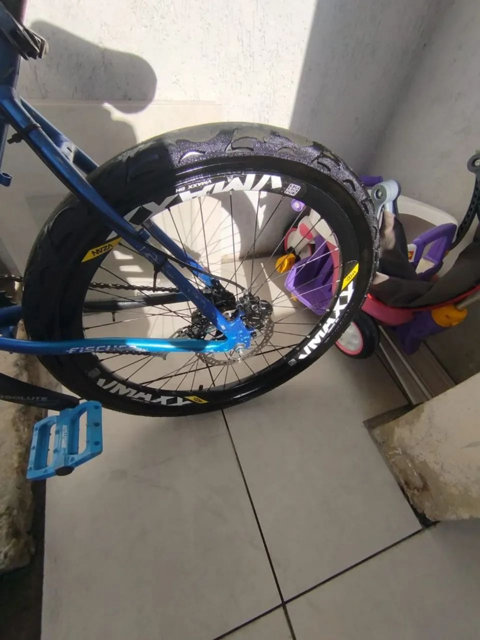 Bicicleta aro 26 freio Shimano  - Foto 3