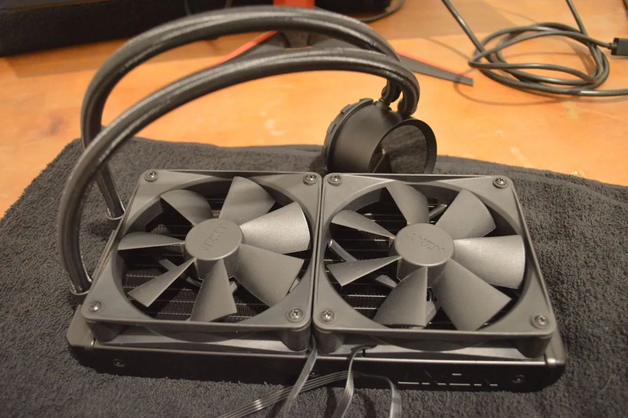 Water Cooler Nzxt Kraken 240 LCD  - Foto 2