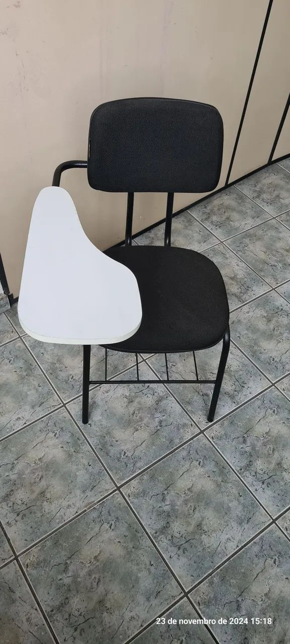 Cadeiras Universitárias - Foto 2