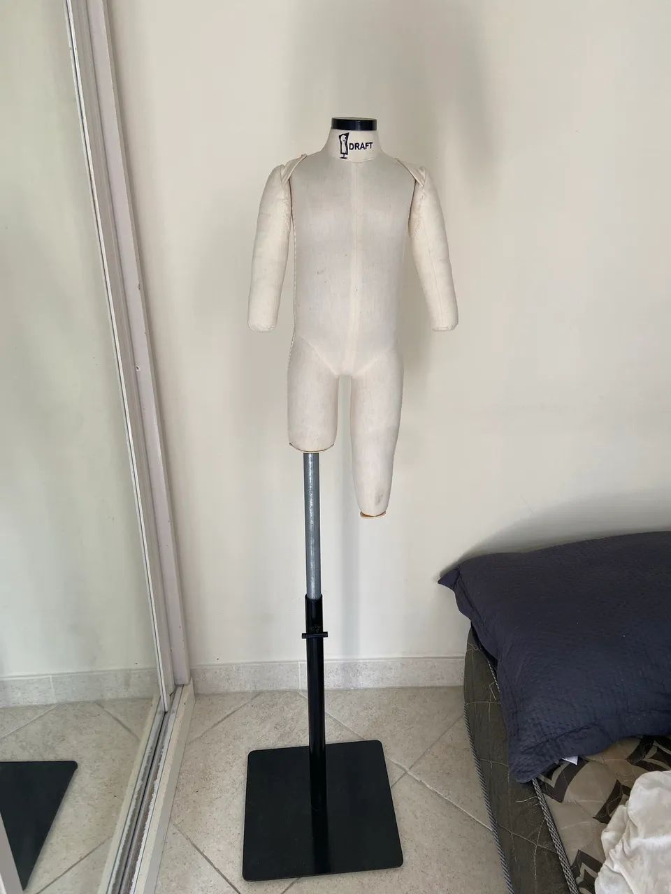 Manequim Infantil Draft Moulage Com Braços - Ótimo Estado - Foto 3