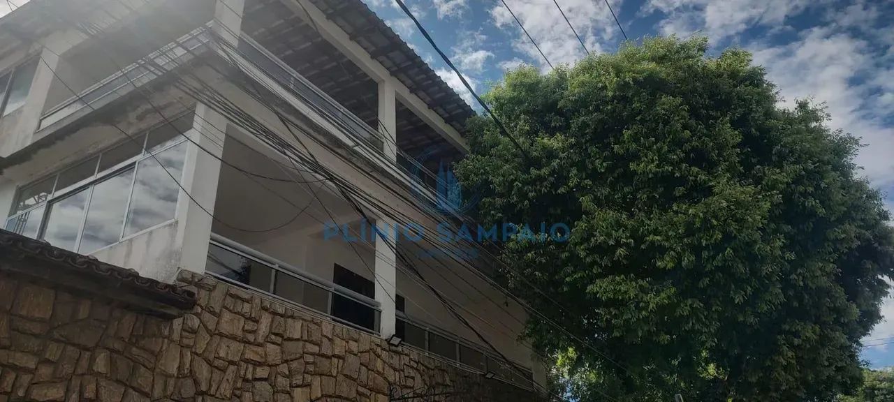 Casarão triplex com lazer e apartamentos para renda em Caratoíra - Vitória - ES