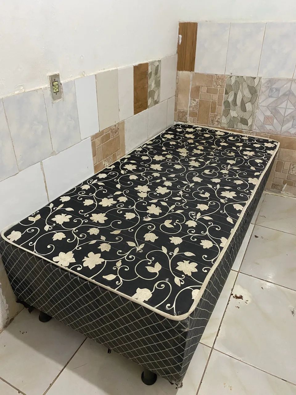 CAMA SOLTEIRO