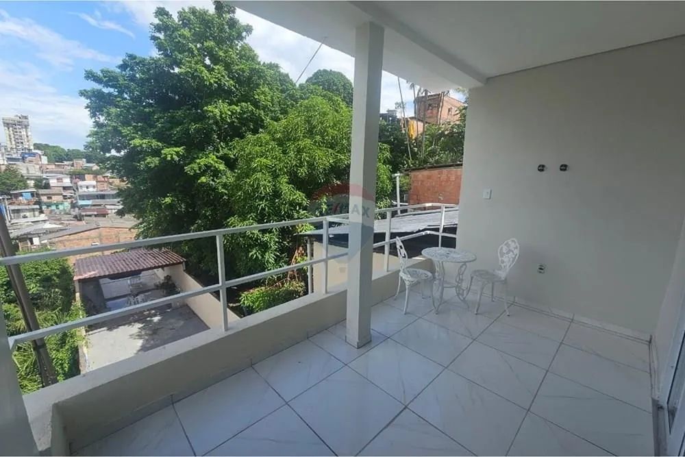 Casa de 2 Pisos no Centro | 2 Suítes, Piscina e 2 Vagas | Próxima à Lindopan - Foto 2