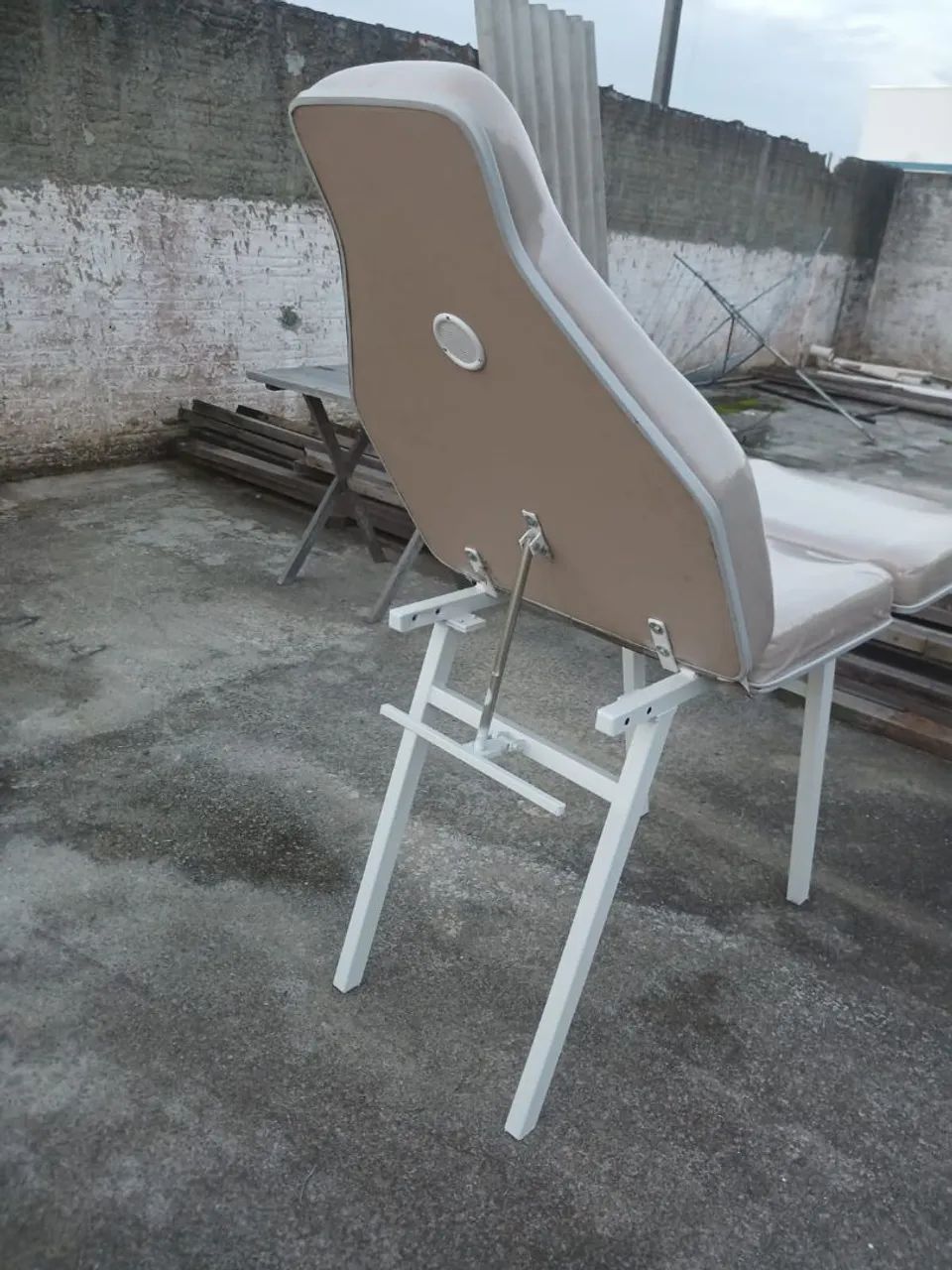 Vendo maca, mocho e escada para estética. - Foto 2