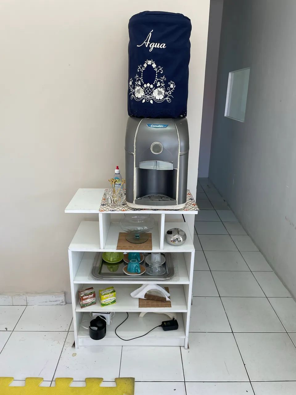 Vendo bebedouro + bancada 