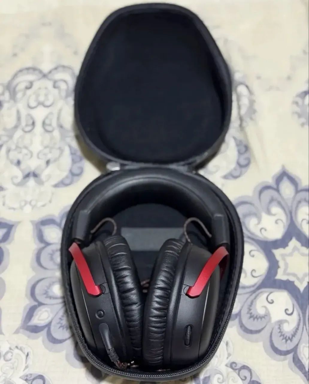 Headset HyperX Cloud III com fio, caixa e acessórios - Foto 5