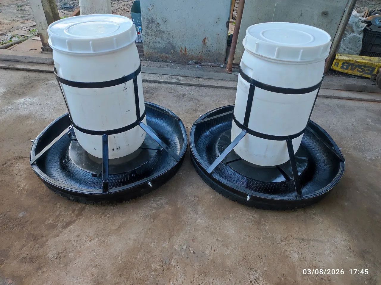 Comedouro Automático Reforçado - Ideal para Suínos 
