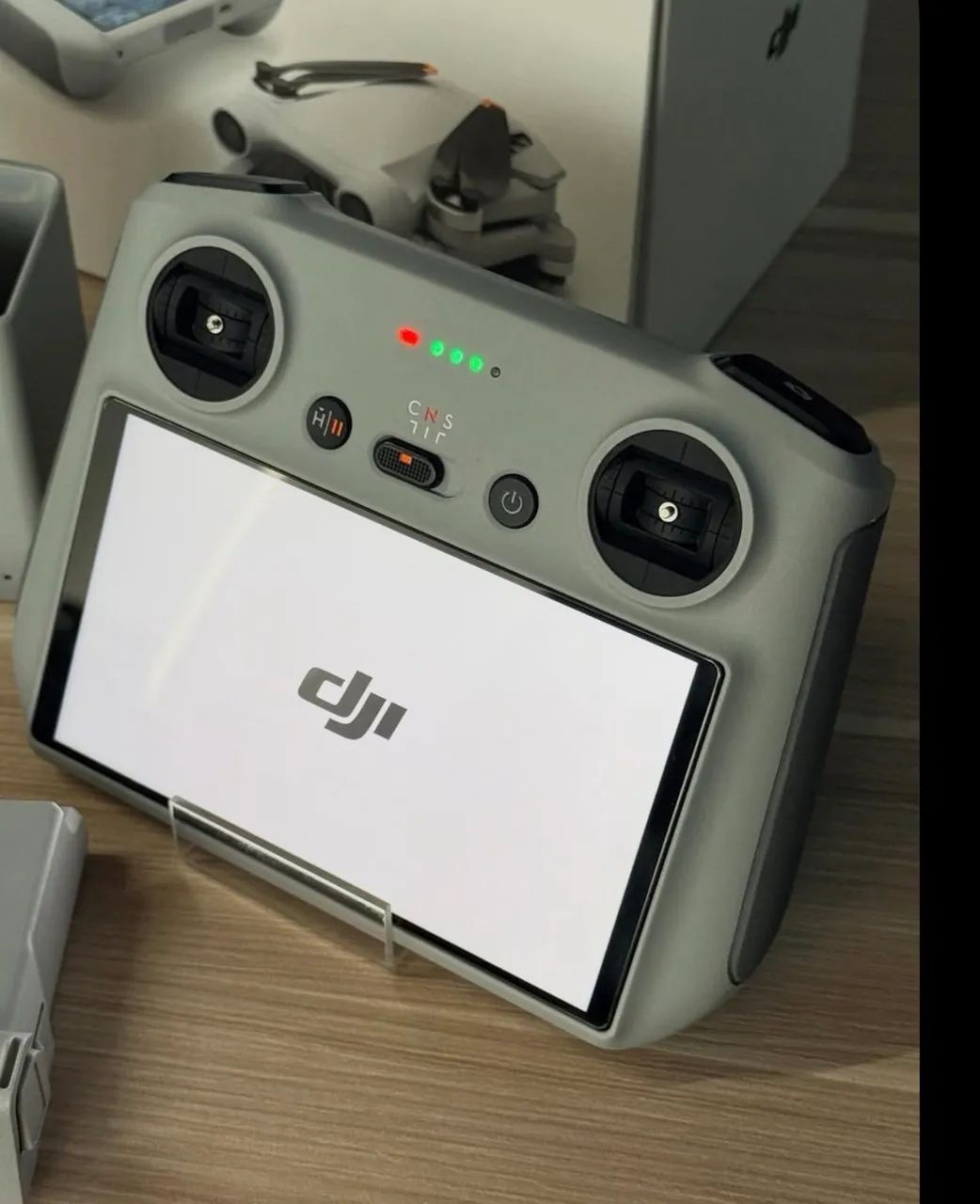 Drone DJI mini 3 Com tela 3 baterias  Novo lacrado Loja física  - Foto 3