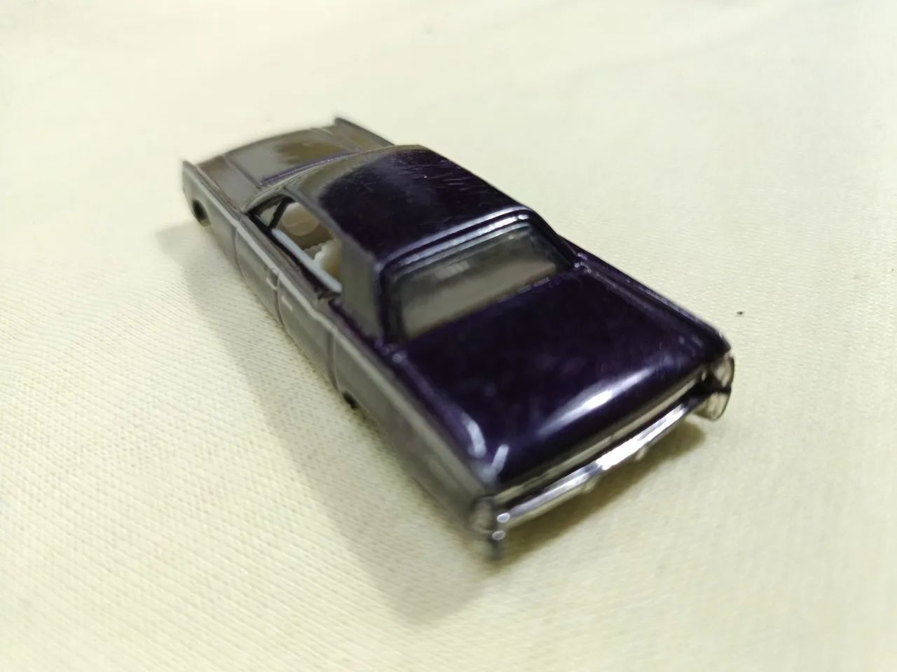 Carrinho Hot Wheels '64 Lincoln Continental - Foto 4