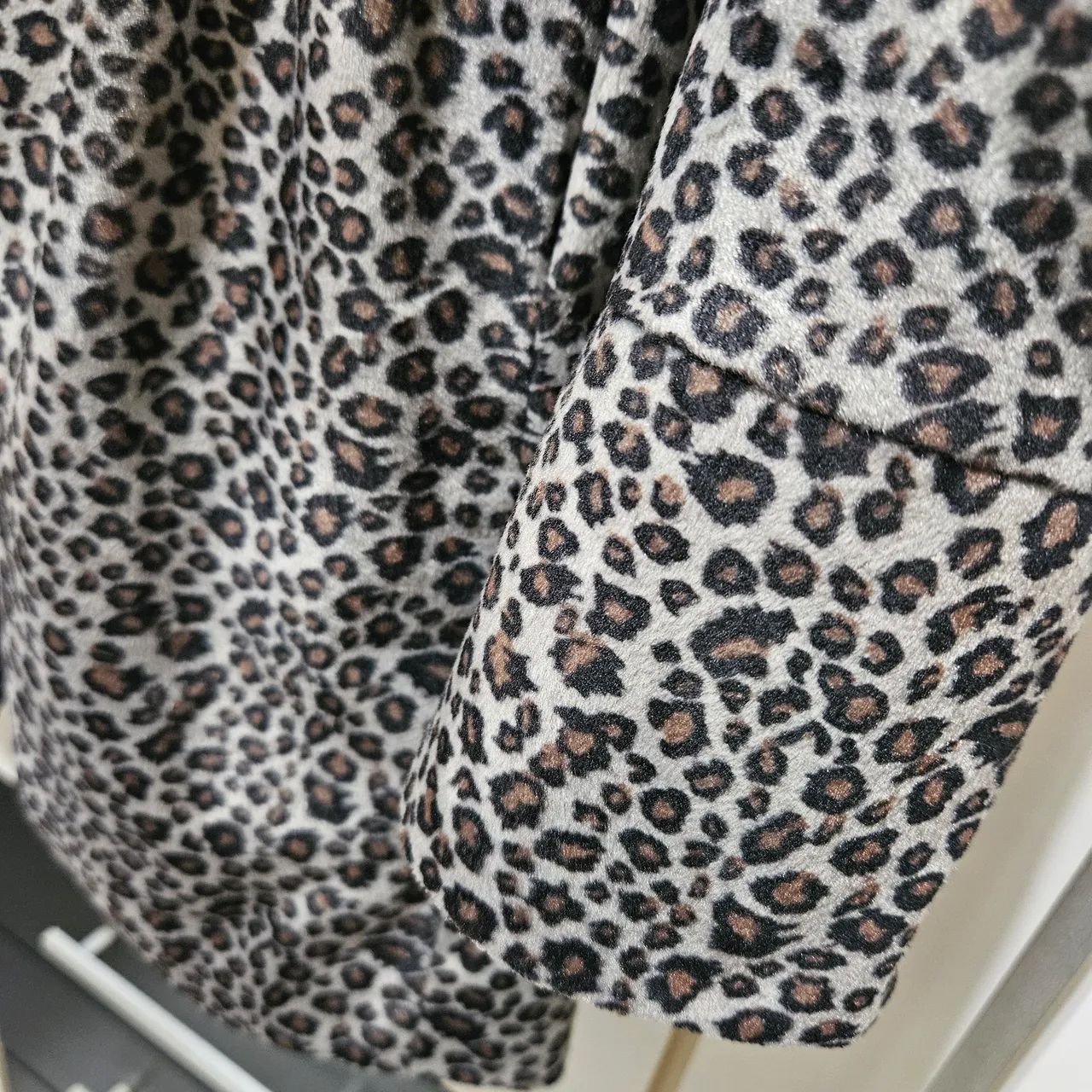 Casaco AK Animal Print Onça M - Foto 4