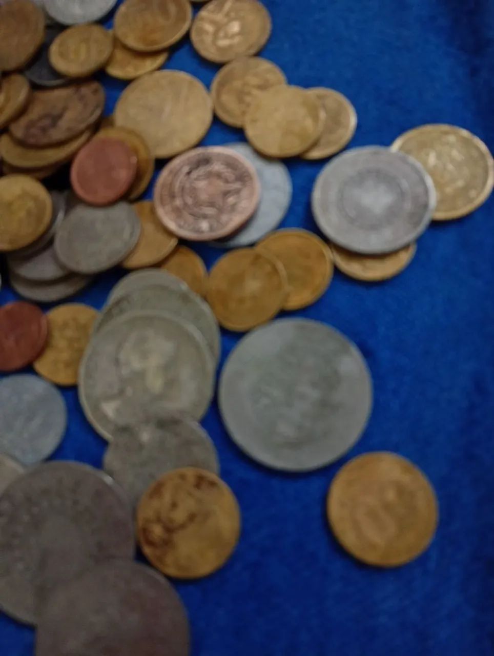 Vendo 105 moedas antigas  - Foto 2