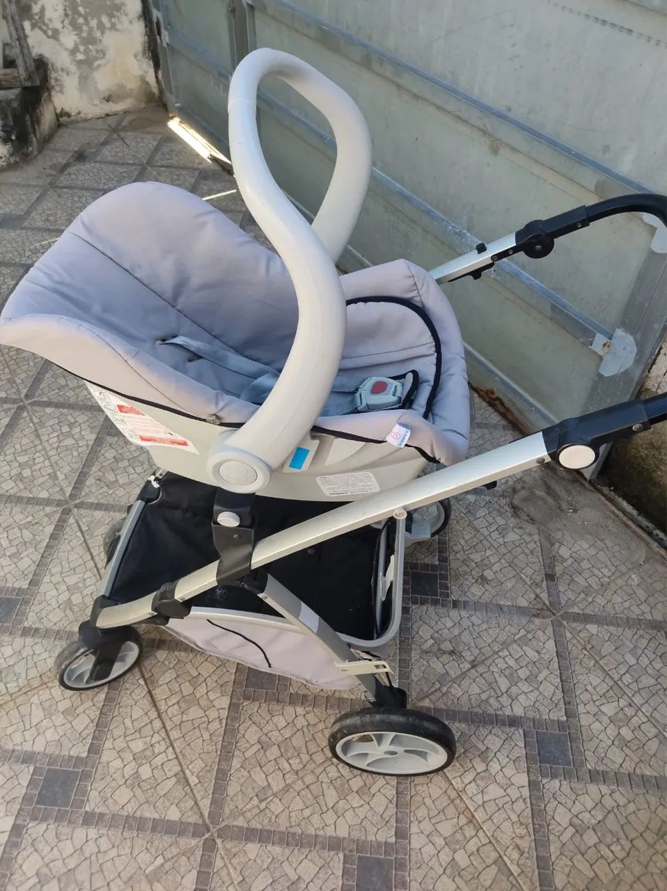 Carrinho de bebê Moisés 