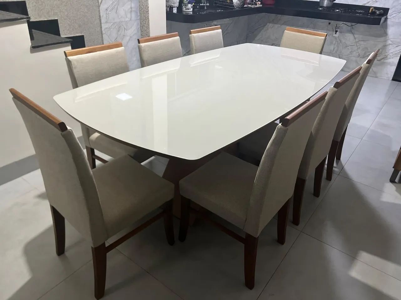 Mesa nova completa na madeira