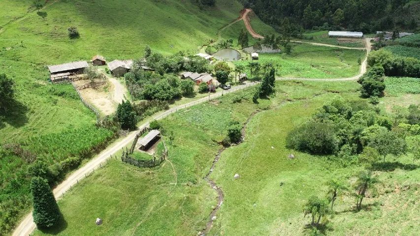 Sitio com estrutura completa e linda cachoeira  - Foto 5