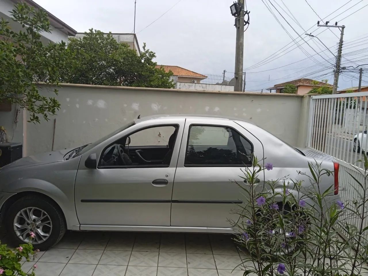 Renault Logan Authentique Hi-flex 1.0 16V 4P 2013 - Foto 5