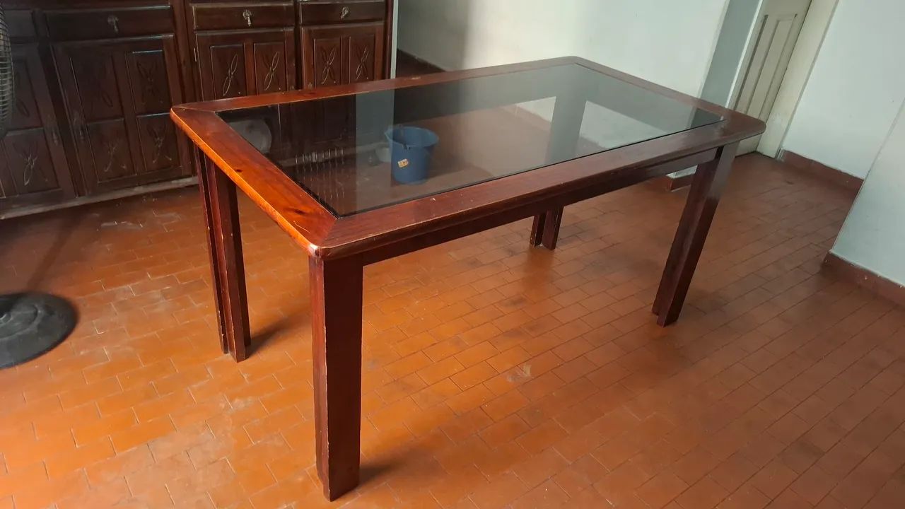 Mesa de madeira com vidro - Foto 3