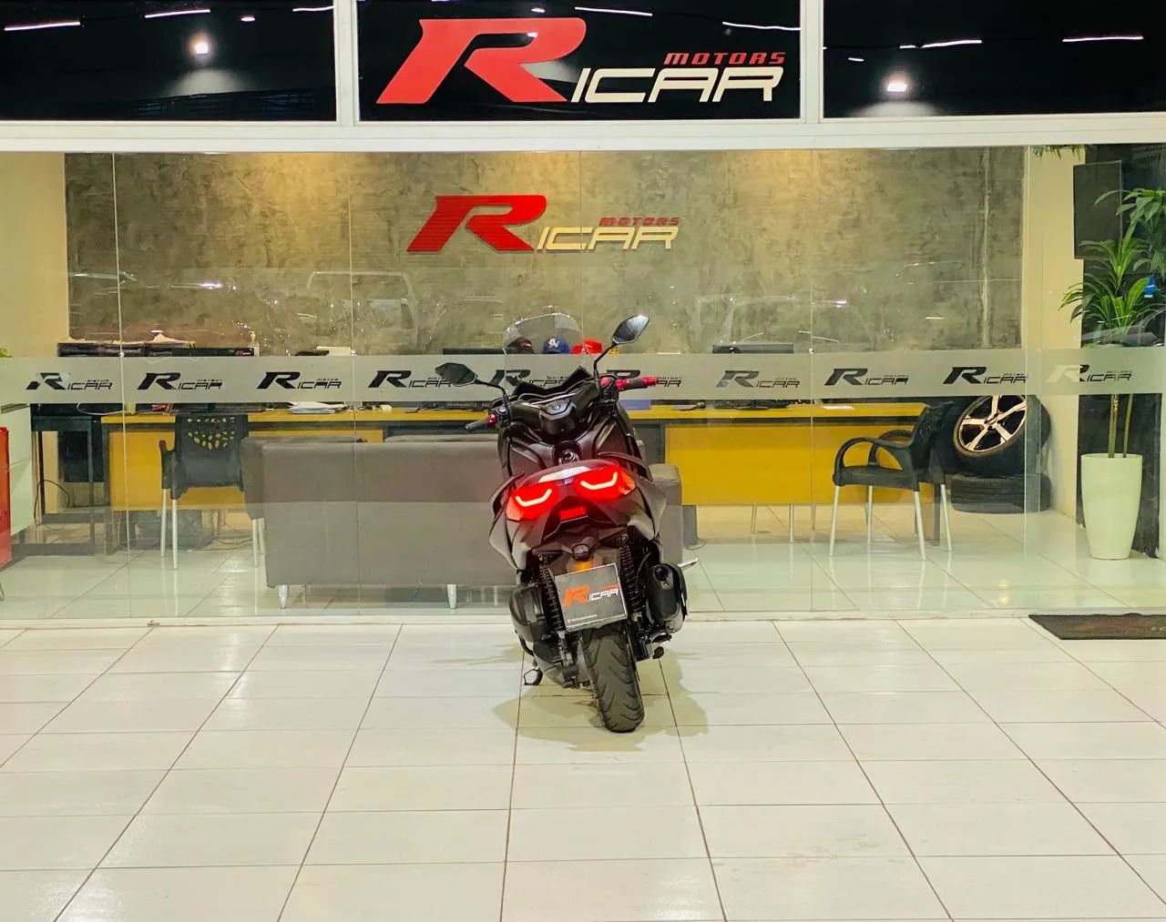 Yamaha XMax 250 cc  - Foto 5