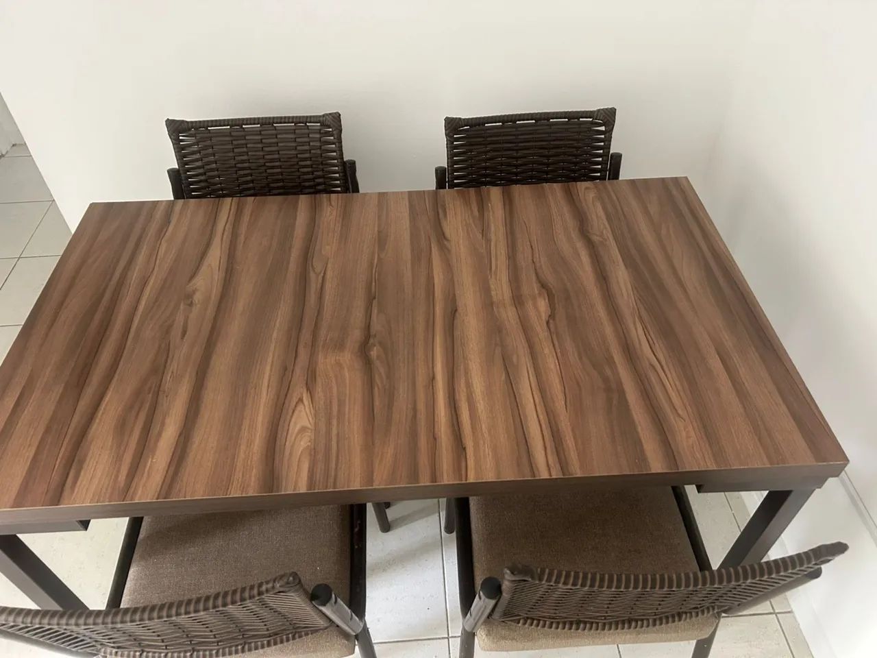 Mesa com 4 cadeiras no costa azul - Foto 2