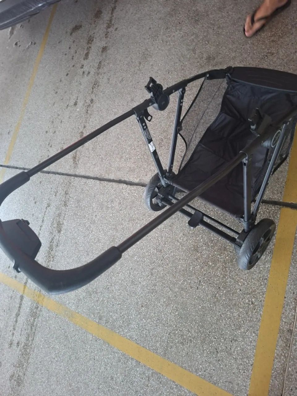 Carrinho de bebê conservado - Foto 4
