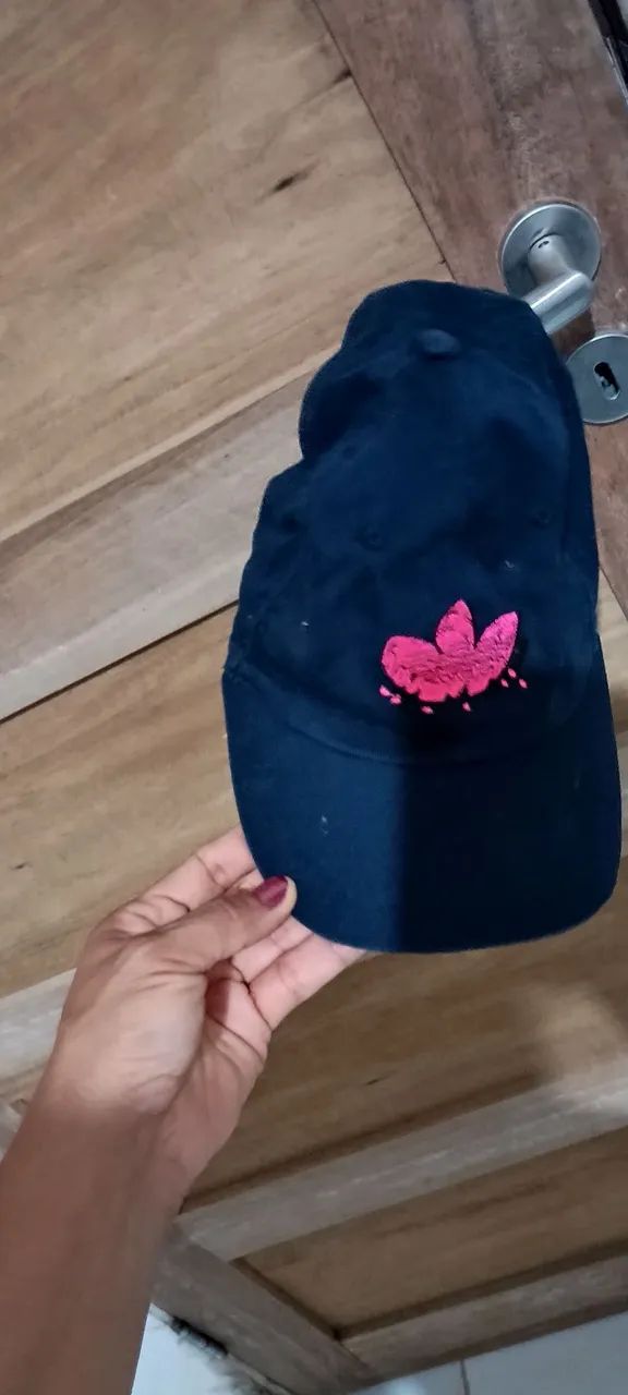 Lindo boné Adidas feminino original 