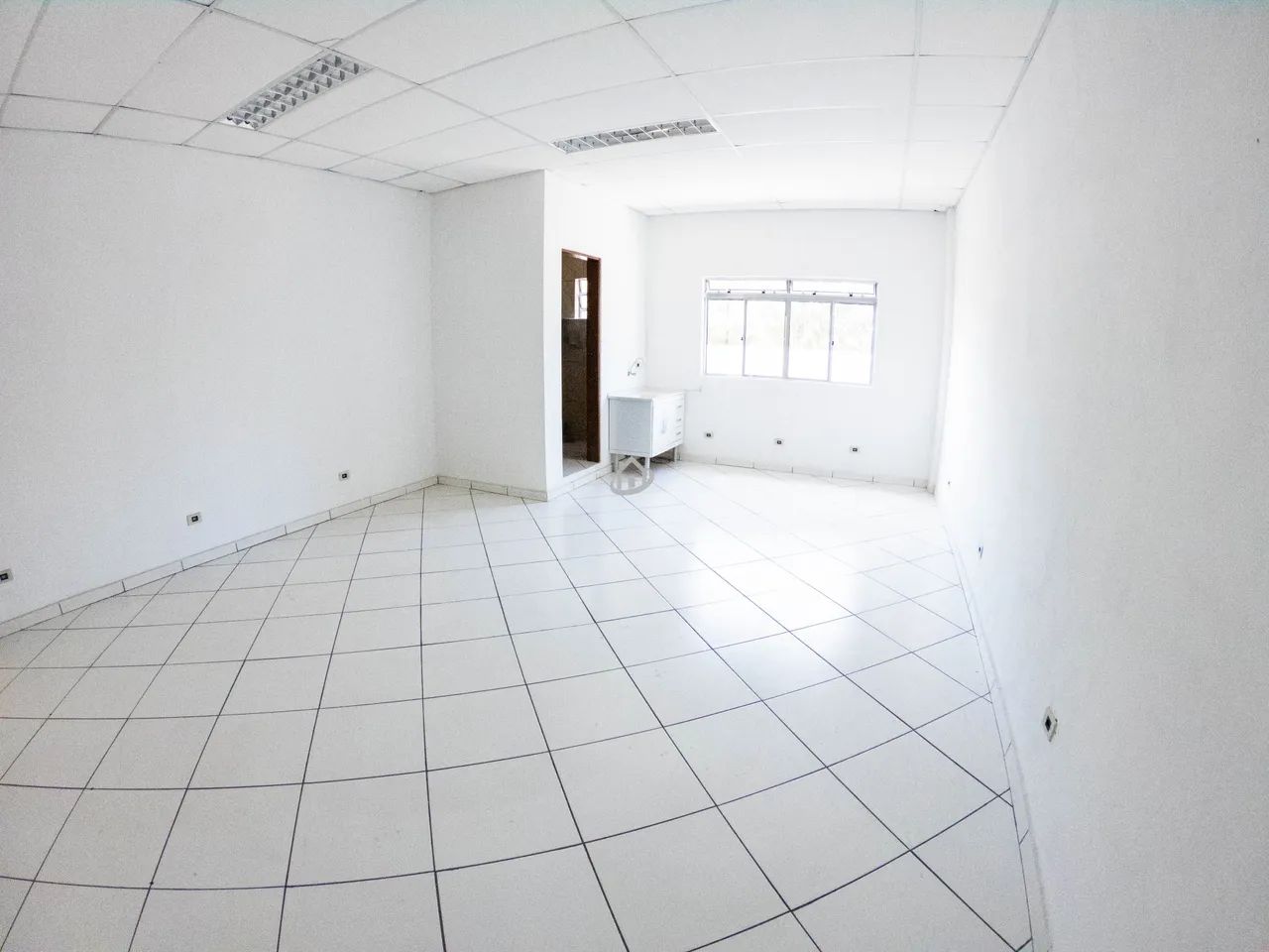 Sala para locação, Engenho Velho, Embu das Artes -SP.