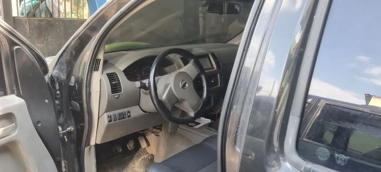 Nissan Frontier Frontier LE CD 4x4 2.5 TB Diesel Mec. 2009
