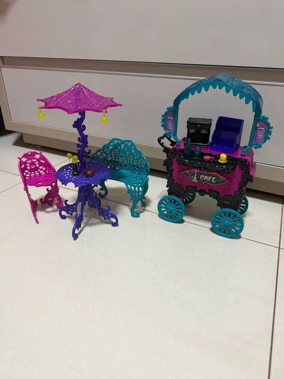 Playset Monster High - Cafeteria Scaris G1