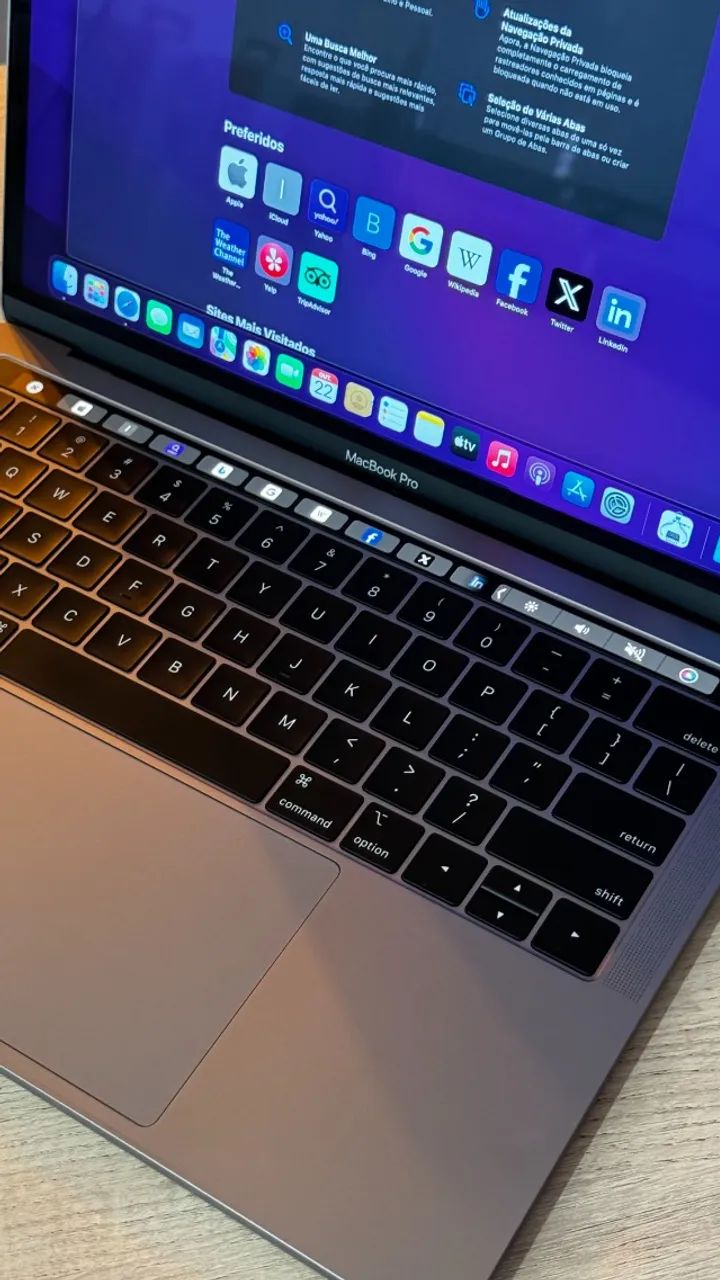 MacBook Pro 2018 16GB Ram | Intel Core i7 | 1TB SSD | Touchbar