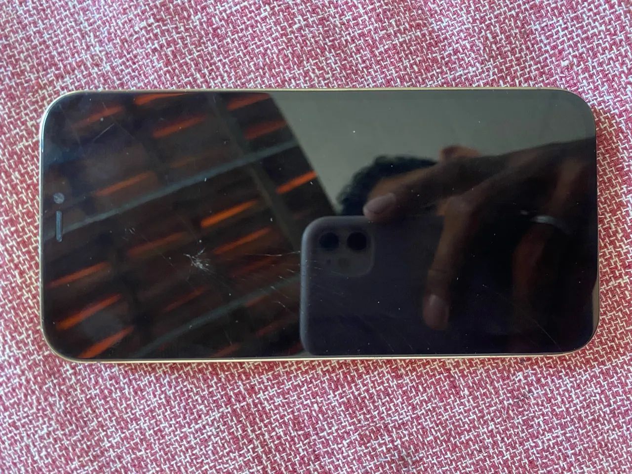 iPhone 12 Pro Gold - Foto 2