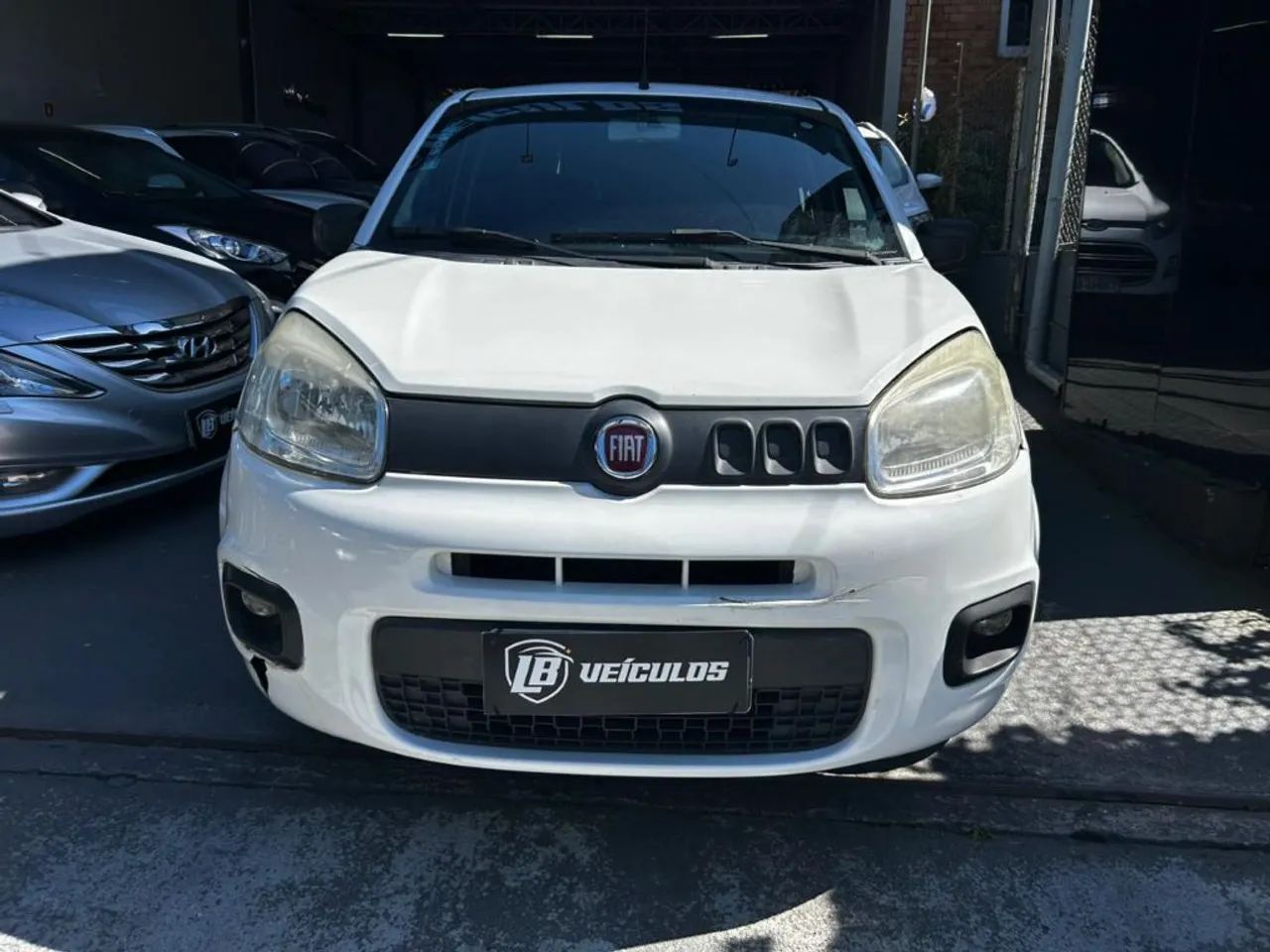 Fiat Uno Attractive 1.0 EVO Fire Flex 8V 5P 2016 - Foto 2