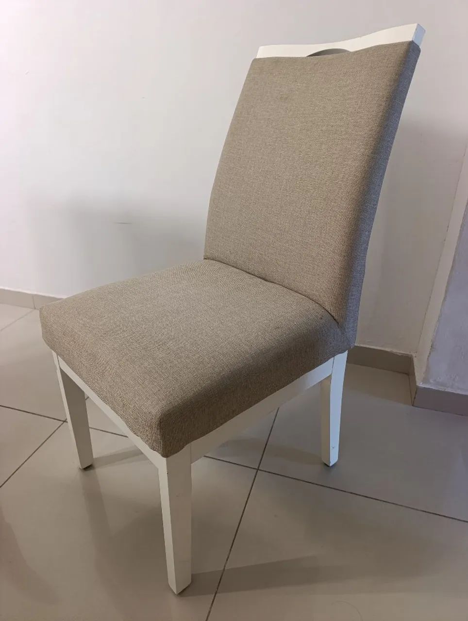 Vende-se 6 cadeiras para mesa de jantar 