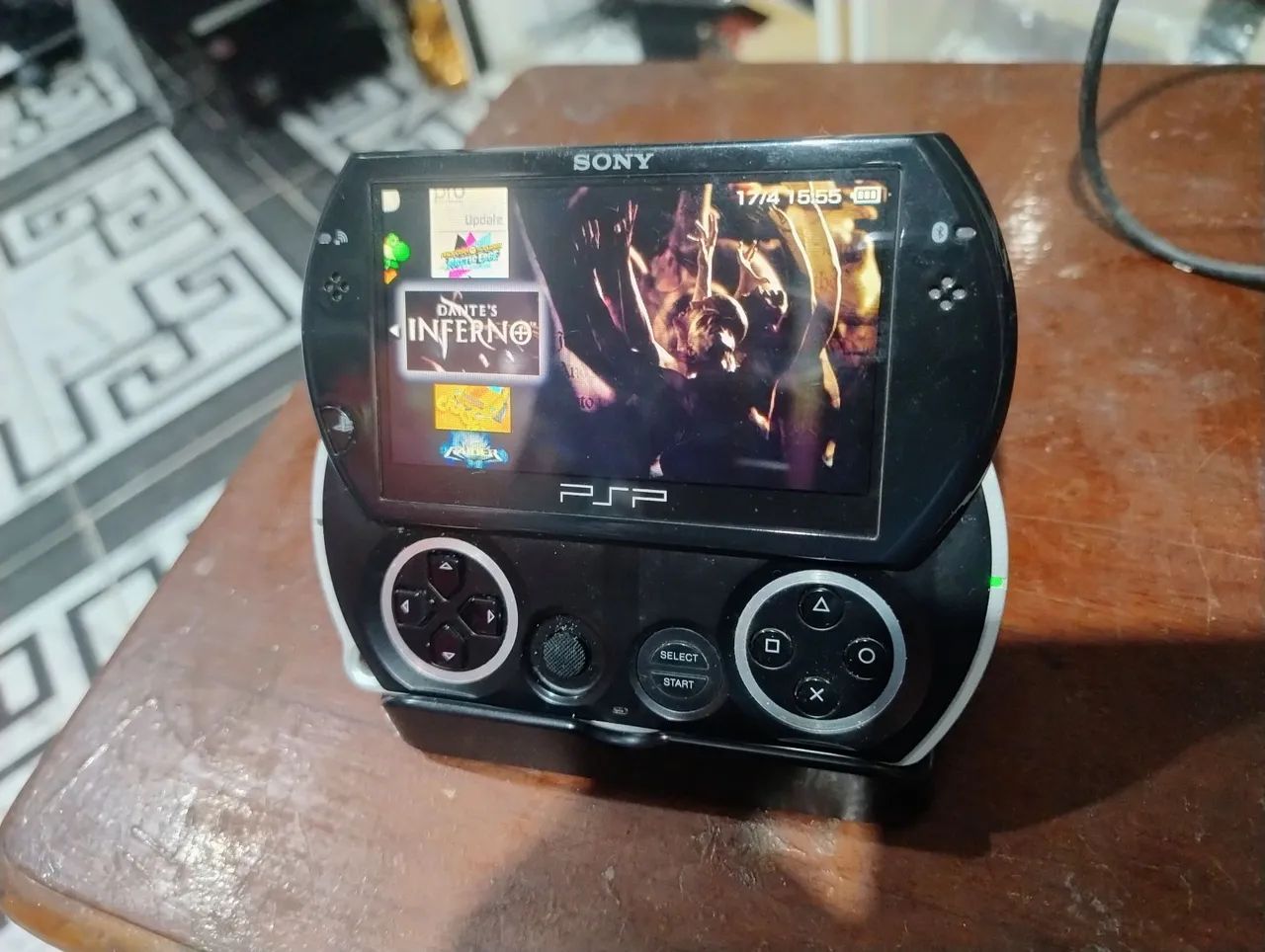 PSP GO desbloqueado com manual - Foto 2
