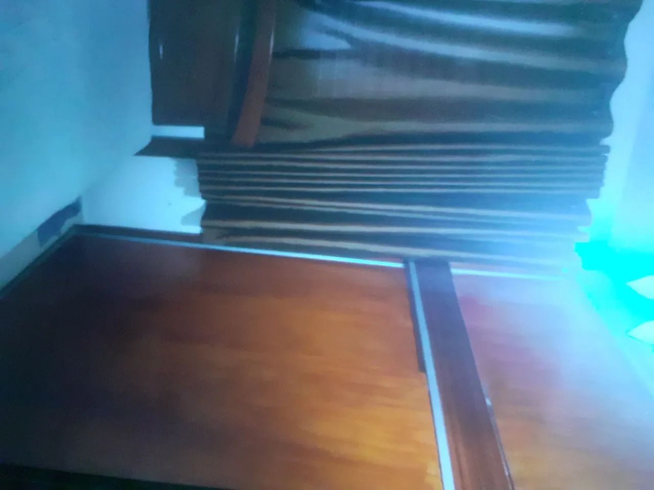 Alugo quarto mobiliado 