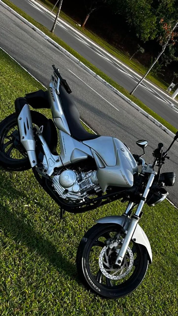 Moto fazer em perfeito estado 
